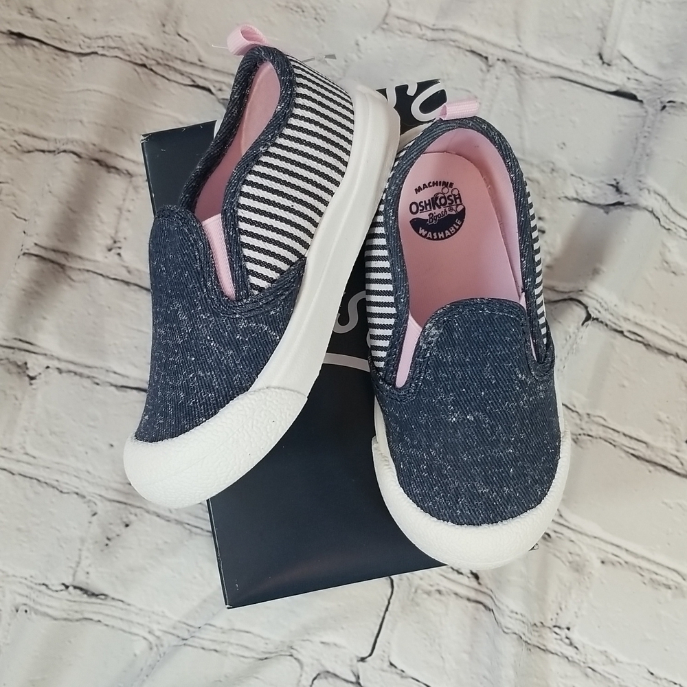NWT Oshkosh b'gosh girls slip-on sneaker